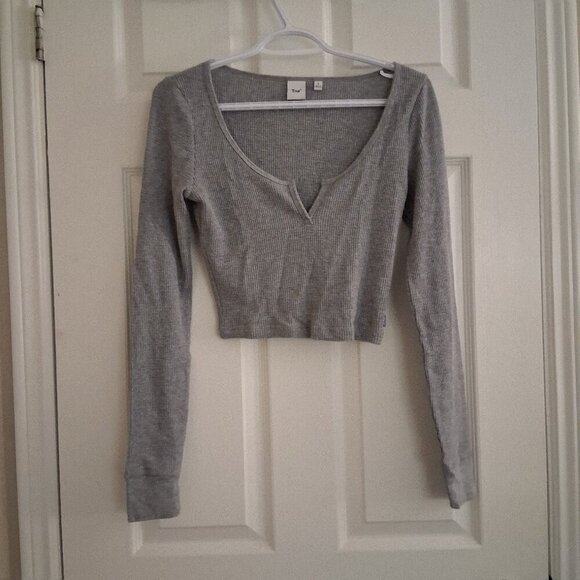 Aritzia TNA Women's Size S Gray Waffle Scoopneck Notch Longsleeve Cropped Shirt - Picture 2 of 12